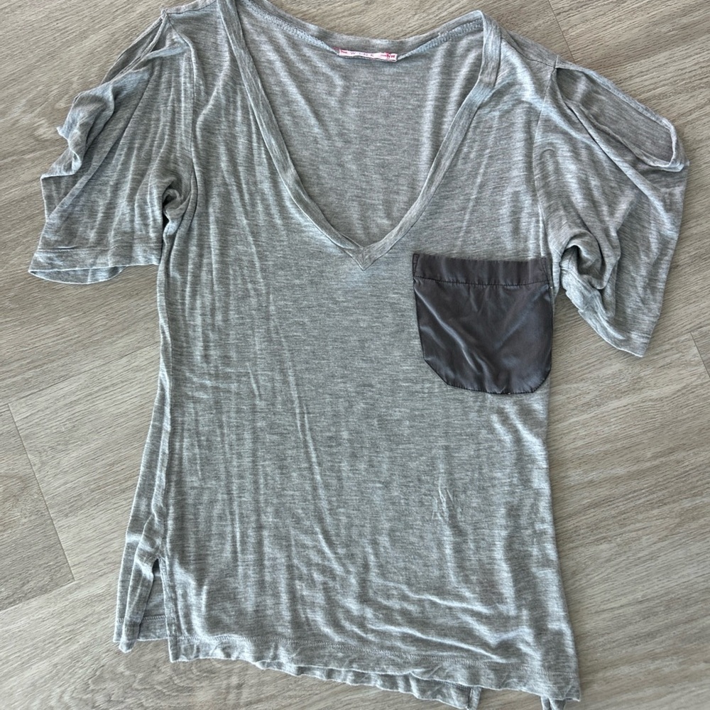 Wink Women’s Silk Cold Shoulder Pocket Tee Top Large Gray